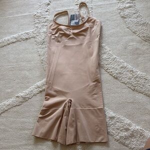 Spanx ♡ Oncore Small Nude mid-thigh bodysuit New